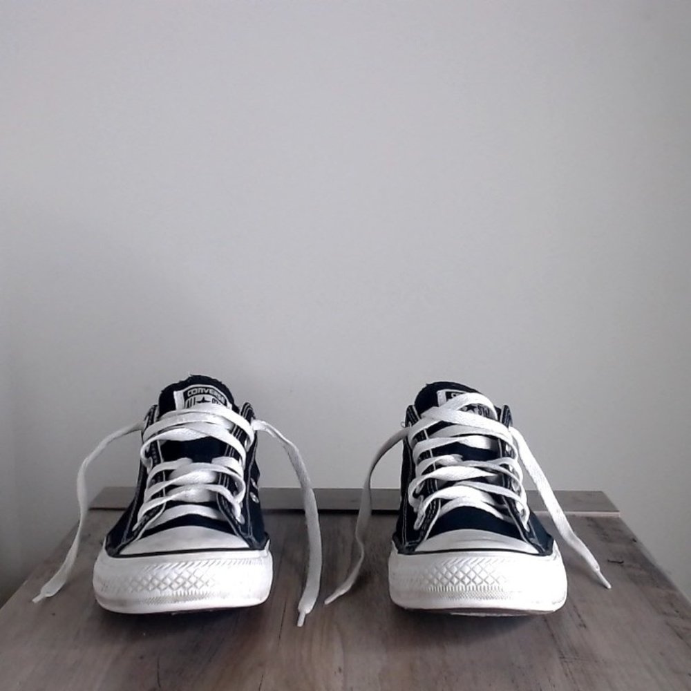 Chuck Taylor All Star Classic Men's 6.5/Womens 8.5